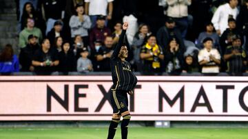 LOS ANGELES, CALIFORNIA - SEPTEMBER 25: Omar Campos #2 of Los Angeles FC celebrates after scoring a goal in extra time against Sporting Kansas City during U.S. Open Cup Championship match at BMO Stadium on September 25, 2024 in Los Angeles, California. Kevork Djansezian/Getty Images/AFP (Photo by KEVORK DJANSEZIAN / GETTY IMAGES NORTH AMERICA / Getty Images via AFP)