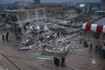 Vladímir Putin (presidente de Rusia): "Quisiera expresar las más sinceras condolencias por las trágicas consecuencias del terremoto en las regiones norteñas de Siria".