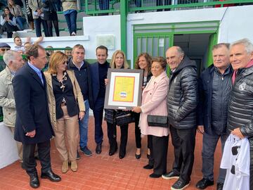 Homenaje a Manolo Sanchis en el  Estadio Municipal de Alberic  que a partir de ahora llevará el nombre de Manolo Sanchis.