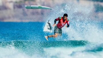 NARRABEEN, AUS - APRIL 19: Filipe Toledo of Brazil surfing in Heat 1 of Round 4 of the Rip Curl Narrabeen Classic presented by Corona on April 19, 2021 in Narrabeen, Australia. (Photo by Matt Dunbar/World Surf League via Getty Images)