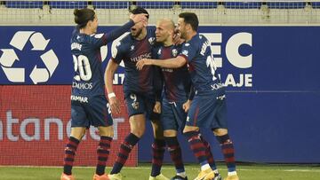 Mir y Sandro sacan del descenso al Huesca