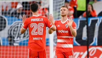 AME5538. AUSTIN (ESTADOS UNIDOS), 10/01/2023.- Lucas Beltrán (18) e Ignacio Fernández de River Plate celebran un gol hoy, durante un partido amistoso en el Q2 Stadium, en Austin (Estados Unidos). EFE/ Darren Abate