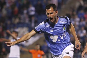 El delantero argentino de O'Higgins, llegó el 2010 cuando se desempeñaba en Santiago Morning. Universidad Católica y Santiago Wanderers también forma parte del historial del ariete.