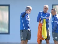 Pellegrini, con su cuerpo técnico.