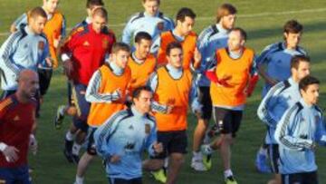 Los jugadores de la selección española, durante el entrenamiento efectuado esta tarde.