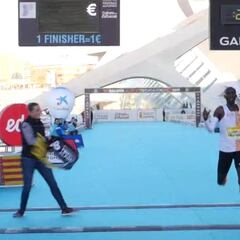 La secuencia del récord del mundo de Cheptegei