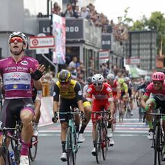 Viviani firma su hat-trick en la víspera del Monte Zoncolan