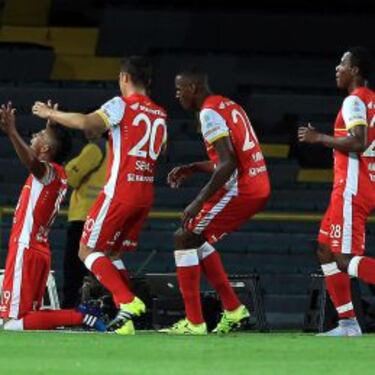 Morelo hace tripleta y Santa Fe jugará con Nacional de Uruguay