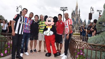 River Plate y Estudiantes La Plata desfilan en Magic Kindom