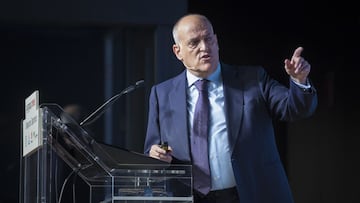 31/05/22
DESAYUNO DEPORTIVO CON JAVIER TEBAS PRESIDENTE DE LA LFP