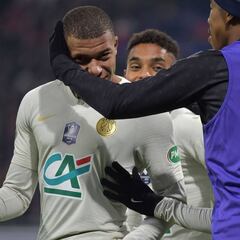 Draxler, Diaby y Cavani evitan el ridículo del París Saint Germain