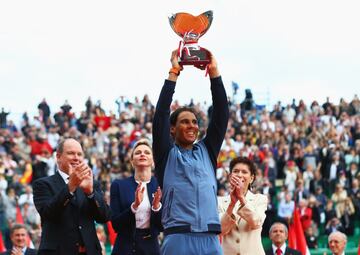 El idilio de Nadal con Montecarlo se rompió en 2013, cuando perdió en la final contra Novak Djokovic. Pero cuatro años después, se reanudó con su noveno título en un curso que acabó con dos títulos, el del Principado y el del Godó. En la final, ganó al francés Gael Monfils por 7-5, 5-7 y 6-0 e igualaba los 28 Masters 1.000 de Novak Djokovic. Acababa una mala racha que duraba desde mayo de 2014 sin lograr un título de Masters 1.000, el escalón inferior a los Grand Slams. 