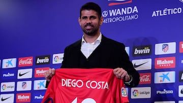 Diego Costa con la camiseta del Atlético.