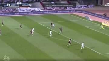 Gol de Cueva en Arabia Saudita para ganar el partido