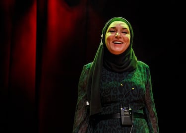 La cantante irlandesa, autora de himnos como 'Nothing Compares to You' o 'This is the Day', murió el 26 de julio a los 56 años de edad. La causa de la muerte no llegó a trascender, pero las autoridades británicas descartaron que se pudiera tratar de un deceso sospechoso y que hubiera otras personas implicadas.