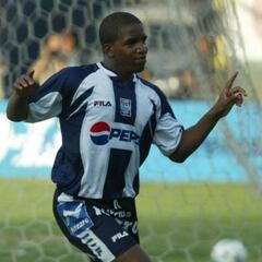 La permanencia en la Liga 1 acerca a Farfán a Alianza Lima