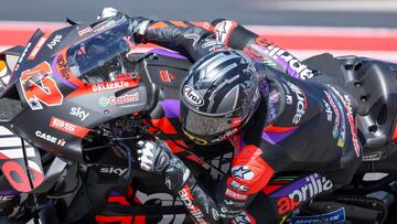 Austin (United States), 12/04/2024.- Spanish rider Maverick Vinales of the Aprilia Racing Team in action during the first free practice session of the MotoGP category for the Motorcycling Grand Prix of The Americas at the Circuit of The Americas in Austin, Texas, USA, 12 April 2024. (Motociclismo, Ciclismo) EFE/EPA/ADAM DAVIS
