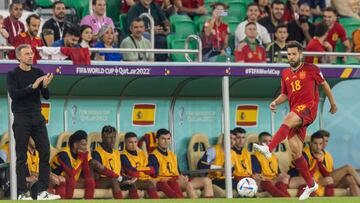 Luis Enrique aplaude a Jordi Alba.