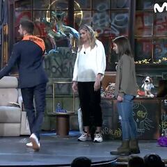 Broncano, en un rondo con tres jugadoras de futsal: "Os la quito en un seg..." casi ni acabó