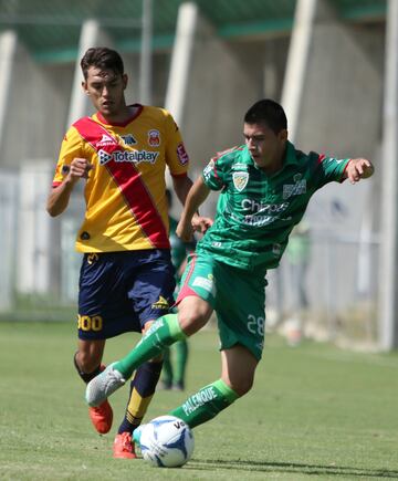 Nacido en California, pero con nacionalidad mexicana, Andrés Muñiz formó parte de la cantera de Monarcas Morelia. Debutó con el primer equipo en partido de Copa MX, en el 2016. Actualmente buscará crecer en la United Soccer League.