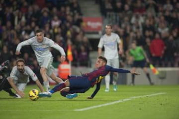 Gol de Neymar. 1-0.