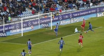 Torres marca el 0-1. Excelente jugada por la banda de Carrasco que se la pone en el pie. 