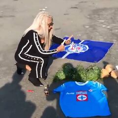 Bruja Zulema hace ritual para que Cruz Azul sea campeón