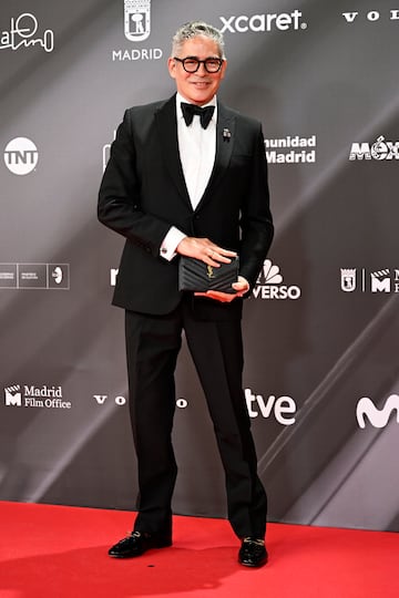 Boris Izaguirre posa en la alfombra roja.