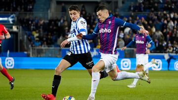 Yanis Rahmani durante el Alav¨¦s - SD Eibar 2022/23