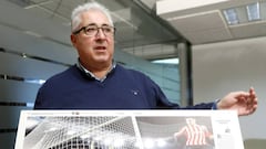 Uribe-Echevarr&iacute;a, con una imagen de un gol del Athletic al Bar&ccedil;a en la Copa en 2017.