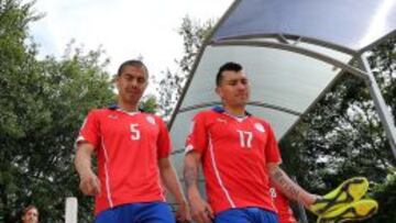 TENSIÓN. Silva, Medel y el resto de jugadores de Chile dudan de su hotel en Cuiabá.