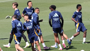 Los jugadores del Madrid, en su último entrenamiento en Valdebebas.