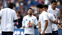 Soccer Football - Ligue 1 - Paris St Germain v Clermont - Parc de Princes, Paris, France - June 3, 2023  Paris St Germain's Lionel Messi during the warm up before the match REUTERS/Benoit Tessier