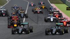 Hamilton chocó con su compañero de equipo Nico Rosberg y dejó fuera de juego a la escuderia Mercedes en el GP de España.