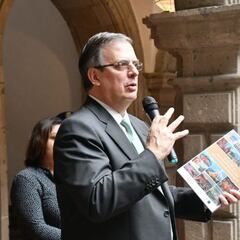 Presenta Marcelo Ebrard libro ‘Embajadores de Estados Unidos en México’