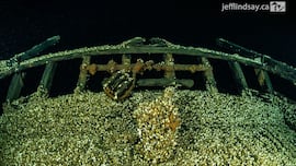 Buzos bajan a las profundidades de un lago y descubren un naufragio histórico aún en pie: “Totalmente intacto”