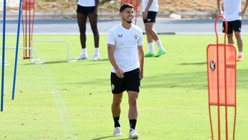 Lucas Robertone durante un entrenamiento de la UD Almería.