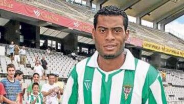 <b>EL ÚLTIMO EN LLEGAR. </b>El brasileño David Lopes fue presentado ayer como nuevo jugador del equipo cordobesista.