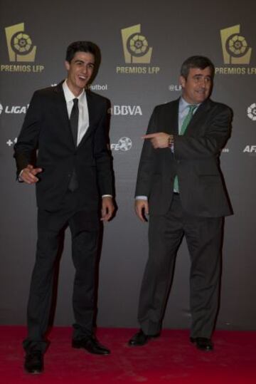 Joel González con Miguel Cardenal.