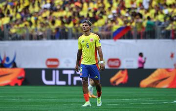 Richard Ríos, mediocampista de la Selección Colombia, durante el partido con Paraguay. Tuvo la primera aproximación del equipo en el partido.