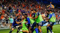 FC Cincinnati se llevó el triunfo desde los penaltis ante Sporting KC en Leagues Cup. Brandon Vázquez y Luciano Acosta fueron claves; Pulido fue expulsado.