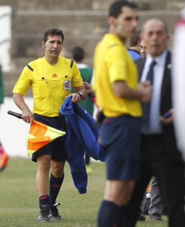 En el minuto 59 del partido Tudelano - Castilla se lesionó el asistente Joaquín García Hernández en el gemelo derecho. Se ha rotó, hay que buscar un árbitro., le comunicó el colegiado Sánchez Aparicio al delegado del Tudelano, Andrés Osta. 