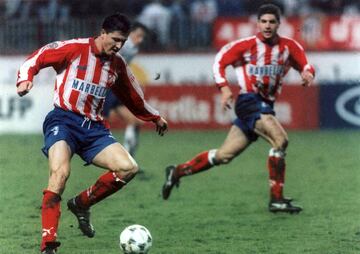 Jugó una temporada en el Atlético (1995-1996) y otra en el Celta de Vigo (1998-1999).