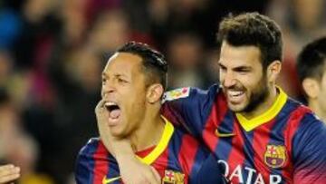 Adriano celebra su gol ante el Rayo.
