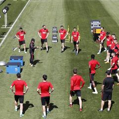 Simeone probó con Saúl como lateral izquierdo para la Real