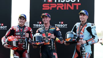 El podio del esprint de Tailandia: Márquez, Acosta y Fernández.