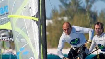 Los españoles Iker Martínez y Xabi Fernández han logrado hoy en Bahamas su tercer título mundial de la clase 49er de vela.