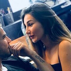 Adriana Pozueco envía un mensaje a Theo Hernández mientras está en Miami