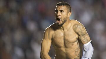 Una anotación de último minuto del defensa Miguel Martínez, los Gallos del Jimmy Lozano consiguieron su primera victoria del certamen al vencer a León.