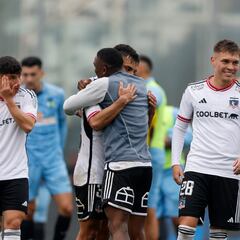Colo Colo pierde dos jugadores